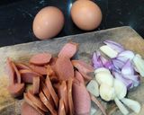 Foto langkah ke 2 dari resep Mie goreng sosis.