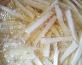 A picture of step 1 of Fried yam with carrot sauce.