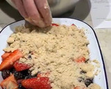 Foto del paso 5 de la receta: Crumble de frutos rojos ¡típica receta inglesa!