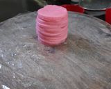 A picture of step 8 of Round shape cookies.