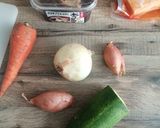 Foto del paso 1 de la receta: Sopa japonesa de miso panceta y verduras