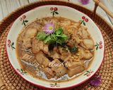 Hình bước làm 1 của món Cơm nhà với sắc màu tươi sáng