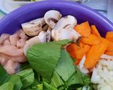 Foto langkah ke 1 dari resep Capcay Ayam Bakso.
