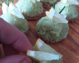 Foto del paso 4 de la receta: Canapés de hummus de palta vegano