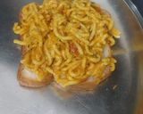 A picture of step 1 of Maggi sandwich.