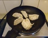 Foto langkah ke 1 dari resep Gyoza (cara memasak).