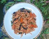 Foto langkah ke 5 dari resep Mie Urai Goreng Bayam Batik.