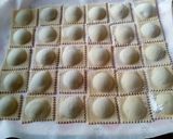 Foto del passaggio 6 della ricetta Ravioli ripieni di spinaci, carne macinata e parmigiano reggiano