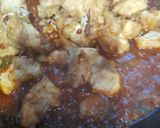 A picture of step 4 of Chicken schezwan.