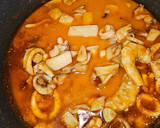 Foto del paso 4 de la receta: Espagueti con sepia, calamar y ajo