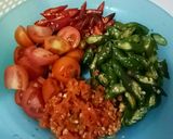 Foto langkah ke 2 dari resep Oseng kikil mercon cabe ijo.