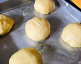 Foto langkah ke 2 dari resep Korean Garlic Cheese Bread.