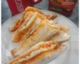 A picture of step 5 of Sriracha Egg Sandwich.
