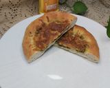 عکس مرحله 1 از دستور مناقیش بالزعتر و الجبنه (نان زعتر و پنیر عربی)