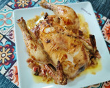Foto del paso 5 de la receta: Picantón al horno relleno de cebolla, bacon y frutos secos