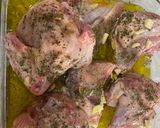Foto del paso 1 de la receta: Pollo asado en horno con guarnición de patatas