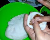 A picture of step 5 of Milky Chocolate Cocoa Rice Ball.