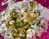 A picture of step 3 of Mint Cashewnut pakoda.