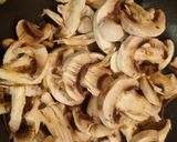 Foto del passaggio 3 della ricetta Seppia con champignon