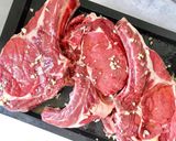 Hình bước làm 1 của món Sườn Bò Nướng Tái Trên Than Hoa