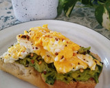 Foto del paso 4 de la receta: Tostada de aguacate y espinacas (avocado toast) 🍞🥑🍳