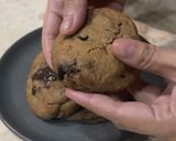 Foto langkah ke 10 dari resep Levain NYC Chocolate Cookies.