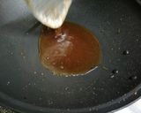 A picture of step 2 of Fried Fresh Shiitake Mushrooms with Soy Sauce.
