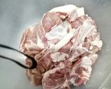 A picture of step 1 of Ribs and chops taaraylo.