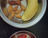 A picture of step 1 of Strawberry banana smoothie.