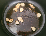 Foto del paso 2 de la receta: Gulas con almejas y huevo frito, en un plis plas