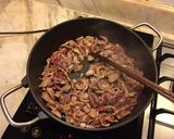 Hình bước làm 2 của món Lòng Gà Xào Miến Khô