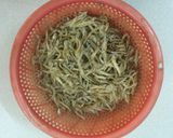 Hình bước làm 2 của món Cá cơm " Mơm " Kỳ Anh rang mắm đường