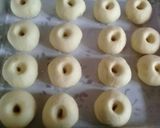 Foto langkah ke 4 dari resep Donat Kentang.