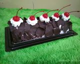Foto langkah ke 8 dari resep Blackforrest Roll Cake.