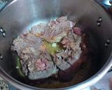 Foto del paso 6 de la receta: Lomo con hueso de cabrito en salsa de lavanda y azafrán