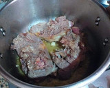 Foto del paso 6 de la receta: Lomo con hueso de cabrito en salsa de lavanda y azafrán