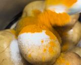 A picture of step 2 of Aloo Vada.