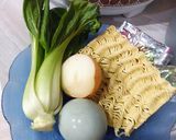 Foto langkah ke 1 dari resep Mie Goreng Telur Asin.