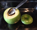 Foto del paso 1 de la receta: Manzanas al Horno Dulces con Miel
