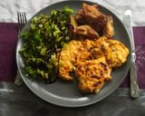 Tojáskrémes csirkemell, steak burgonyával, friss salátával - airfryer-ben recept fázis 3 fotója
