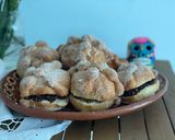 Foto del paso 10 de la receta: Pan de muerto relleno en freidora de aire