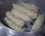 A picture of step 4 of Pork Prawn Meat Roll.