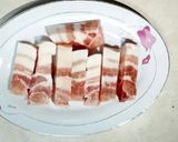 Hình bước làm 2 của món Cá trê kho thịt ba chỉ