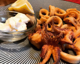 Foto del paso 4 de la receta: Calamares de la ría fritos y con alioli. Trucos para un rebozado perfecto 👌
