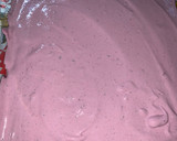 Foto del paso 5 de la receta: Bienvenidos a la Navidad🎄. Helado con macarrones y salsa de frutos rojos