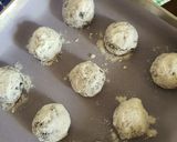 Foto langkah ke 5 dari resep Chocolate Crinkle Cookies.