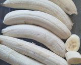 Une image de l'étape 2 de Clafoutis banane caramel beurre salé.