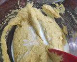 A picture of step 8 of Semolina mango kiwi cake.