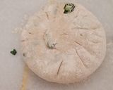 A picture of step 4 of Methi paratha.