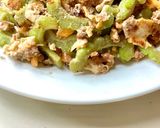 รูปขั้นตอนการทำที่ 2 ของ มะระผัดไข่หมูสับ